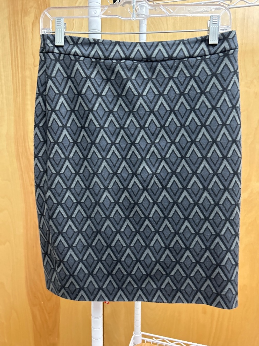 Halogen grey and black patterned pencil skirt size 2